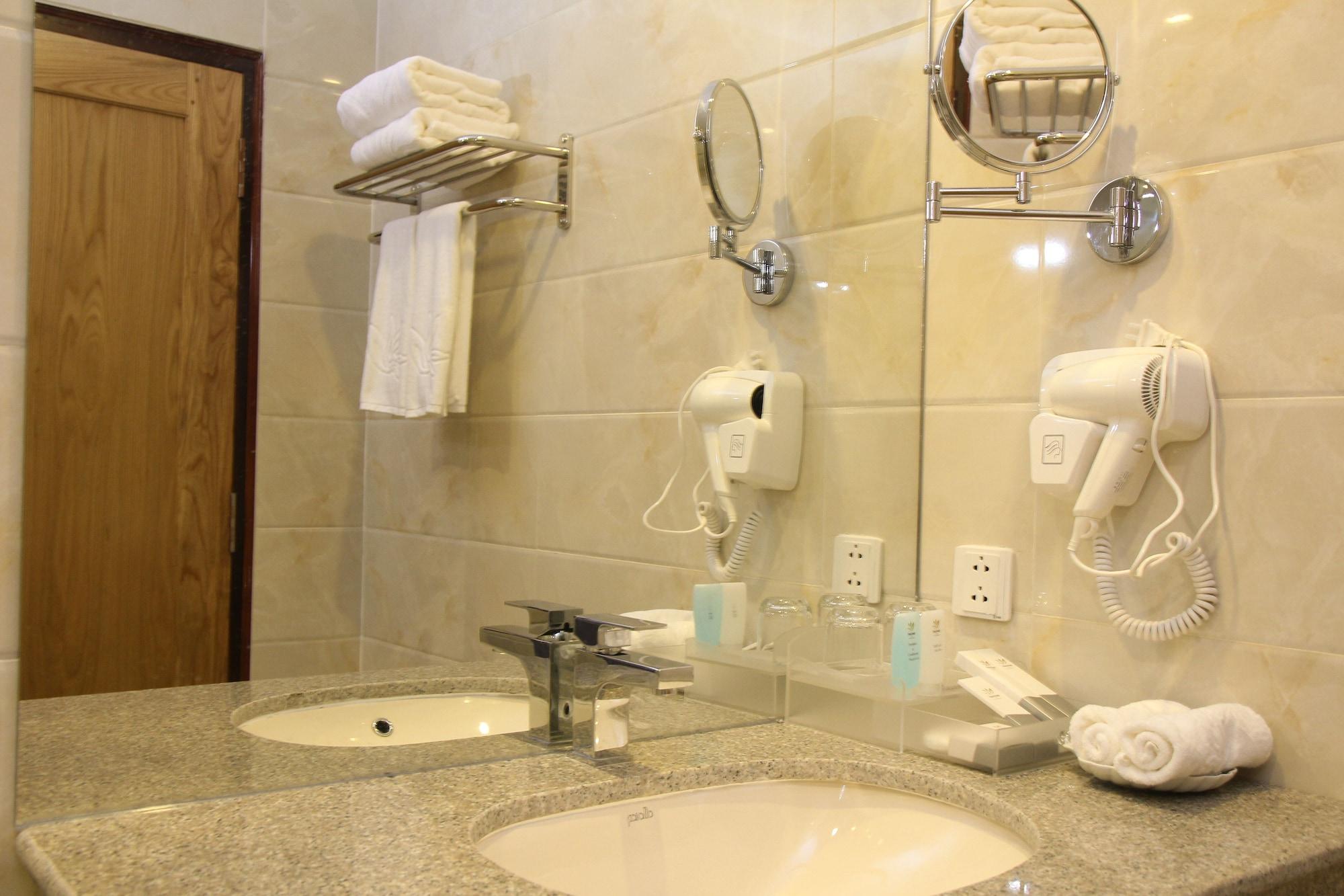 West Hotel Кантхо Экстерьер фото