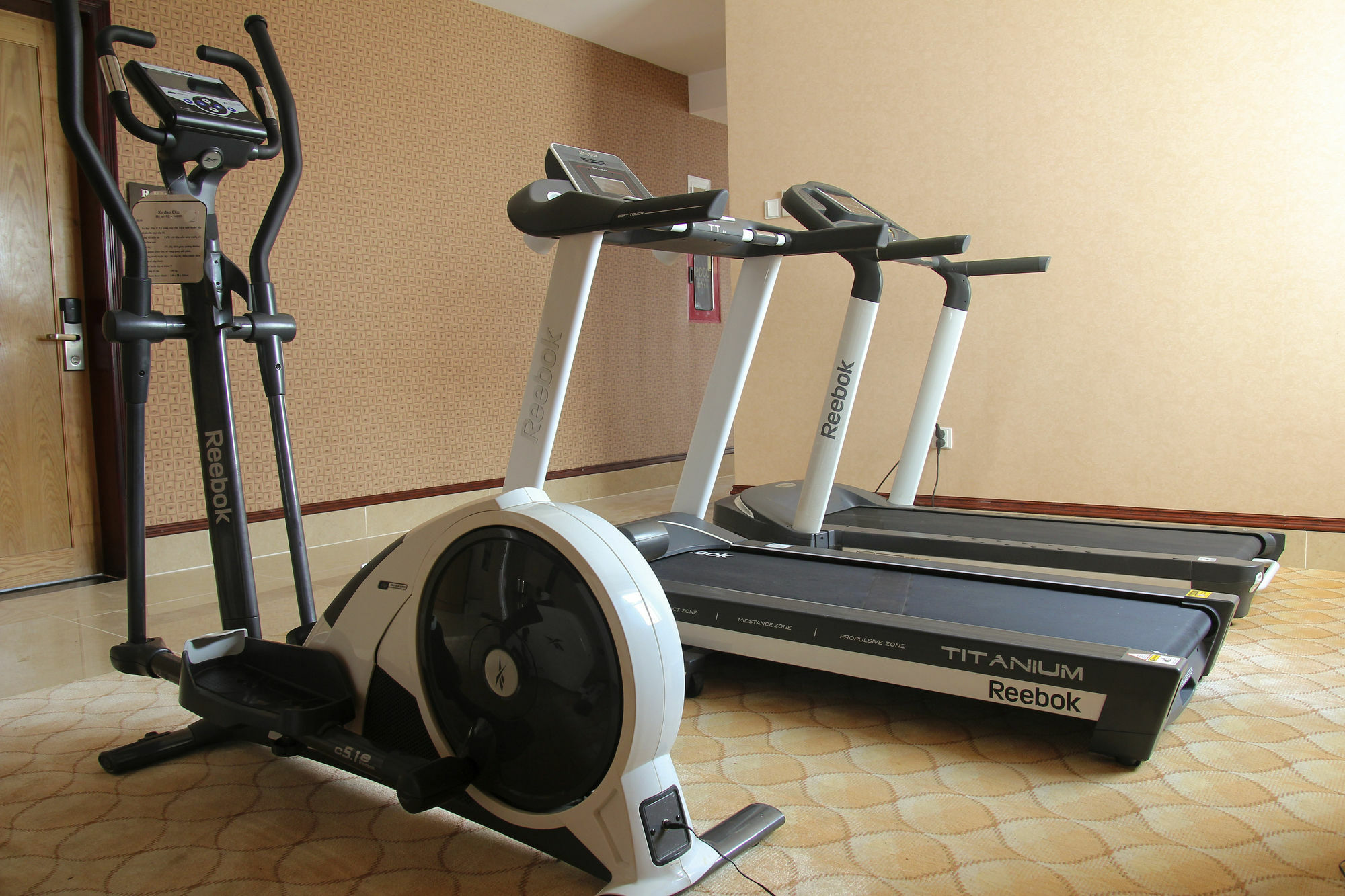 West Hotel Кантхо Экстерьер фото